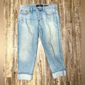Hollister Low-rise Cropped Boyfriend Jeans